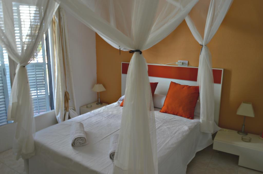 Apartamentos De Las Heras Ибица Экстерьер фото